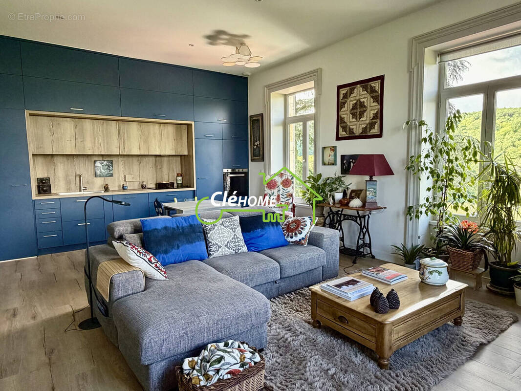 Appartement à LENTILLY