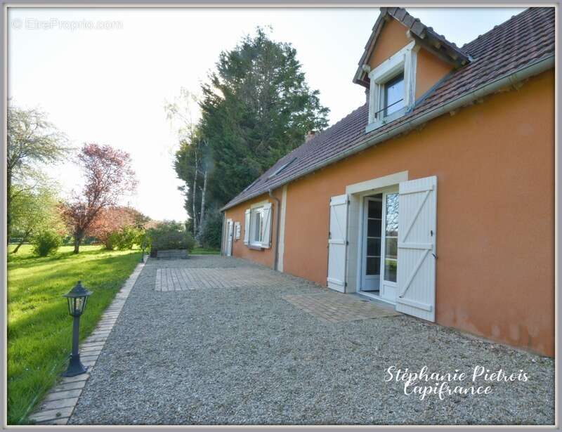 Maison à IVOY-LE-PRE