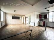 Photo 1 - Appartement à SAINT-DENIS-DE-L'HOTEL