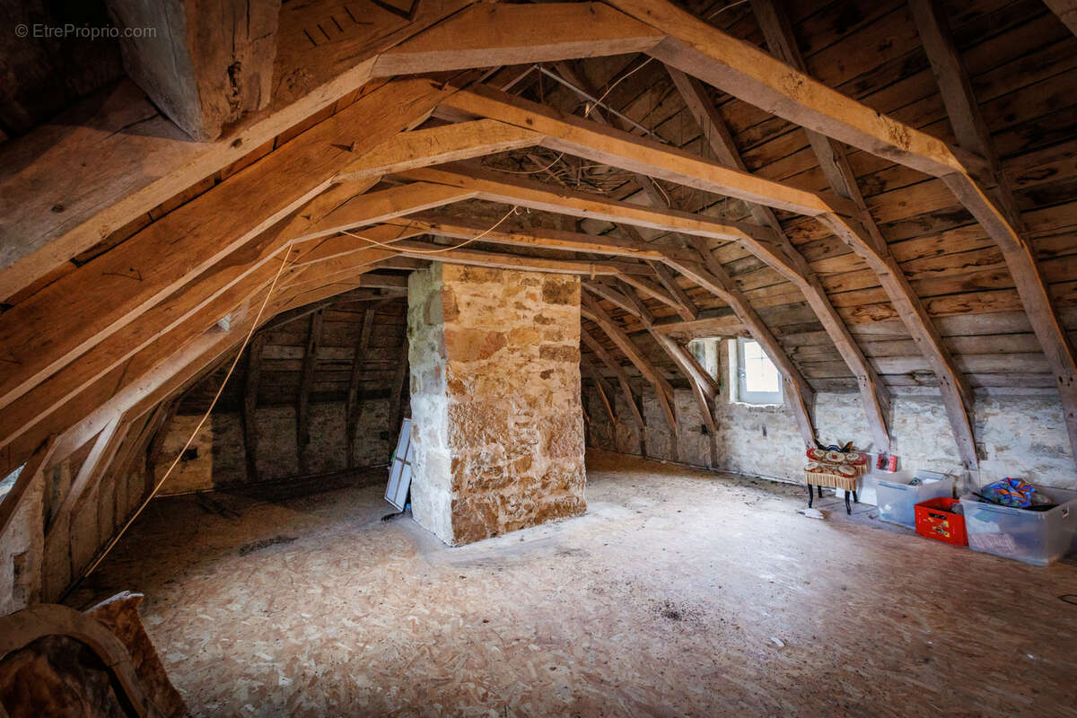 Maison à SAINT-CIRGUES-LA-LOUTRE