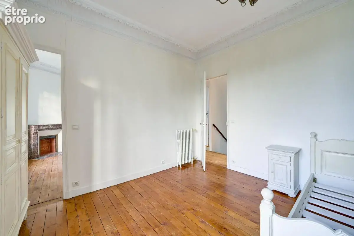 Meulière de 1920 – 153 m² habitable – 5 Chambres - Terrain 1 819 m² - photo 8