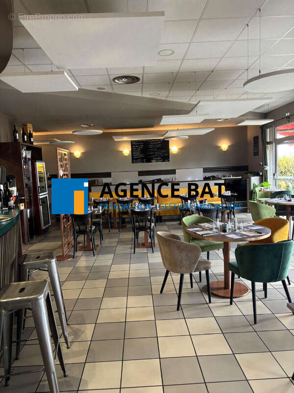 Photo 3 - Commerce à COURNON-D'AUVERGNE