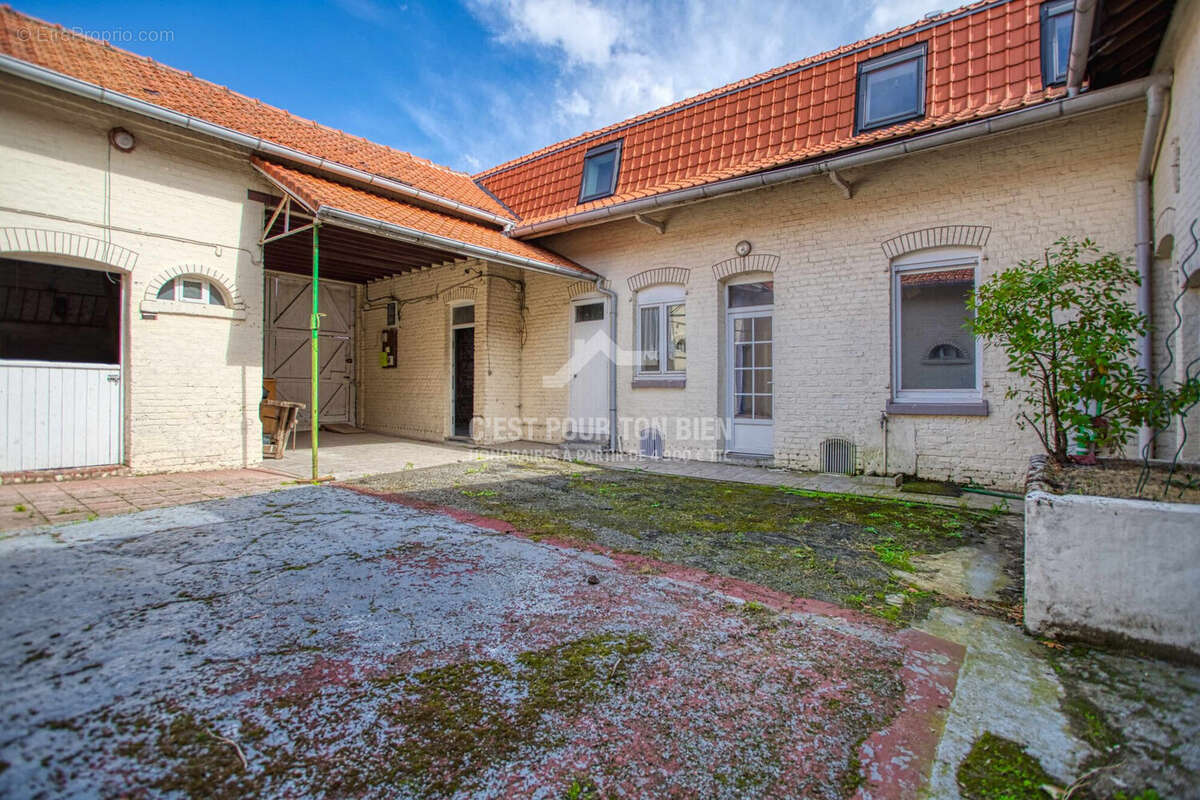 Maison à ENNETIERES-EN-WEPPES