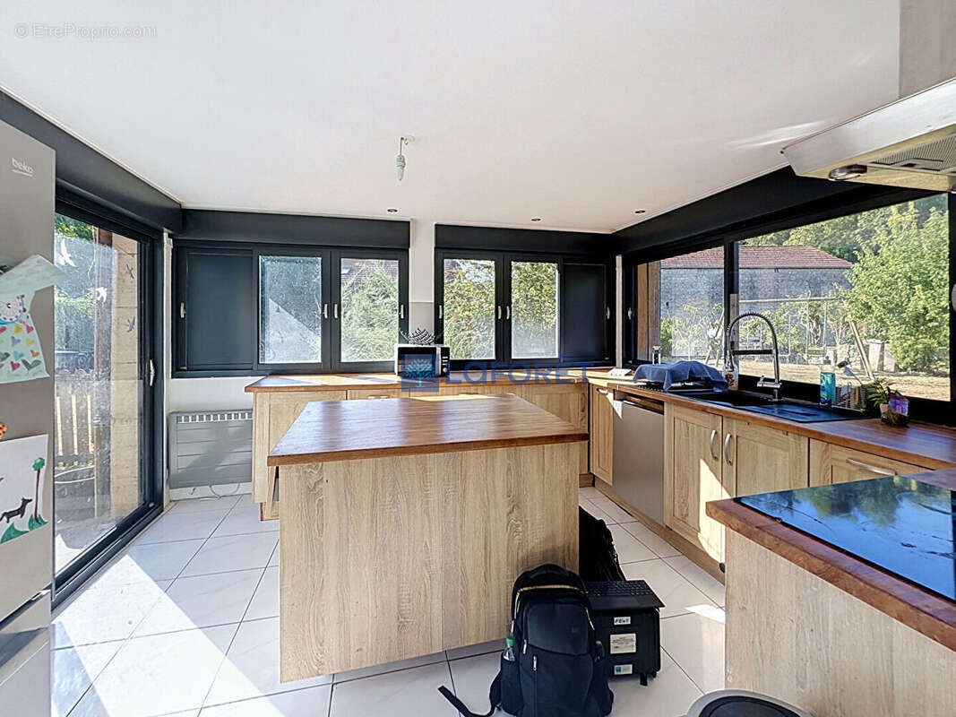 Axe Chauny Soissons maison 6 pièce(s) 174.6 m2 - photo 2