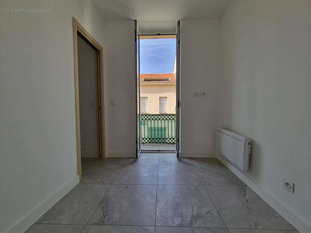 Appartement à VALLAURIS