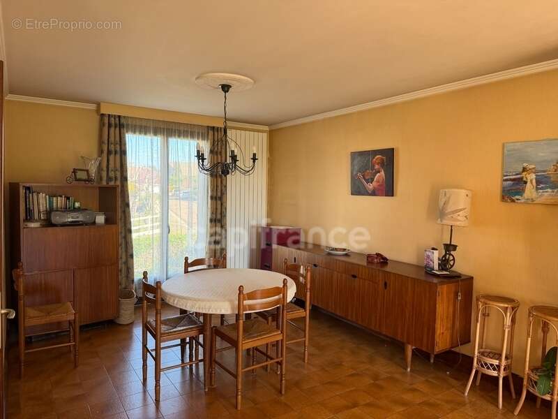 Maison à vendre 7 pièces  de 141 m2 Saint Georges sur Baulche (89) 4 chambres.  Sous sol.  Terrain 600 m2 - photo 20