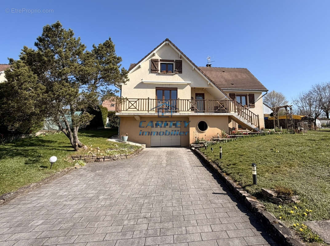 Maison à LUXEUIL-LES-BAINS