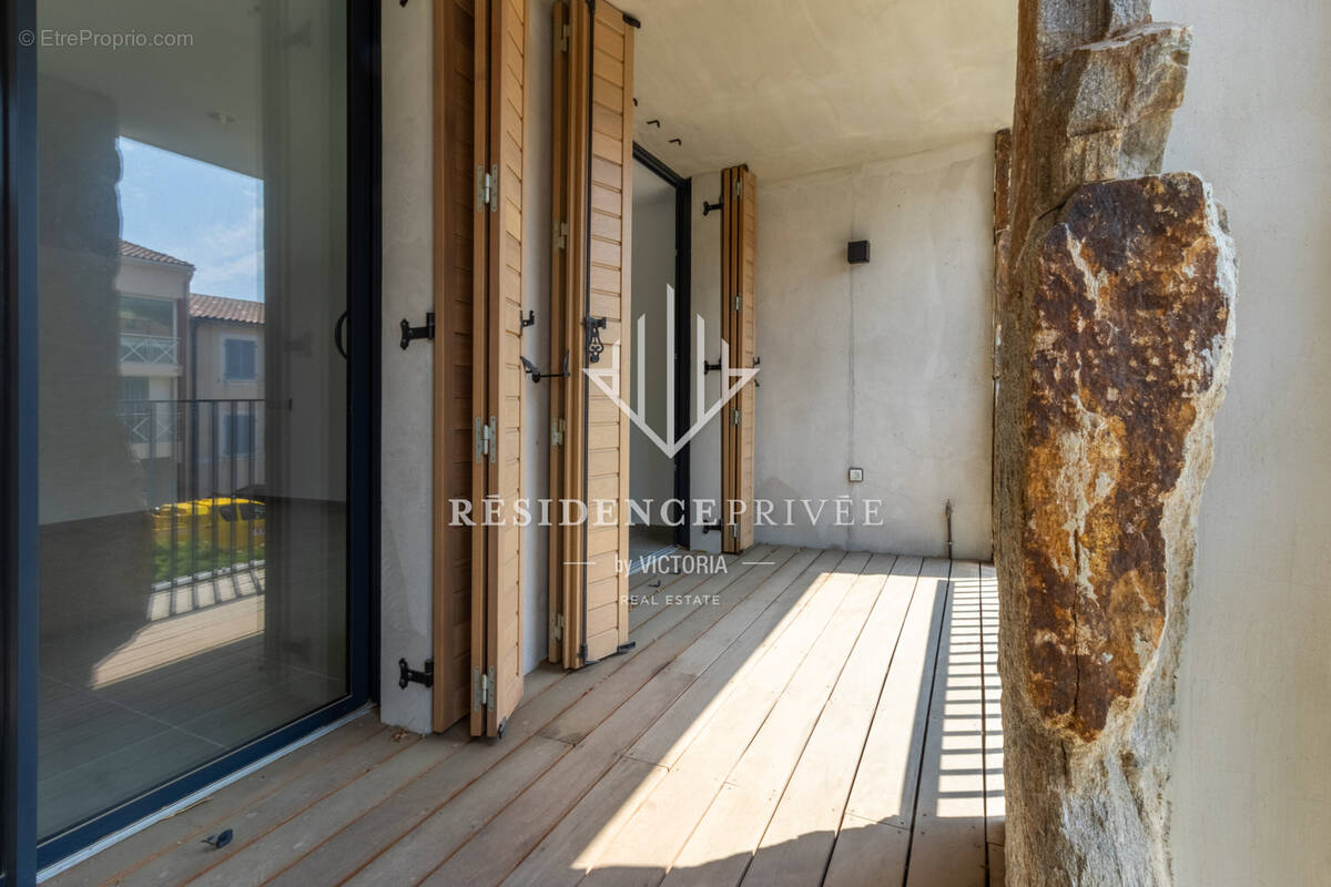 Appartement à BORMES-LES-MIMOSAS