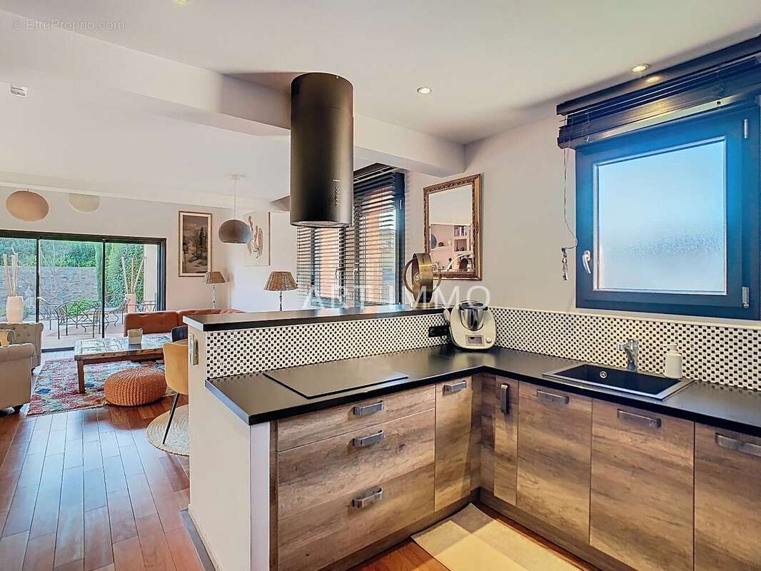 Maison à L&#039;ISLE-SUR-LA-SORGUE