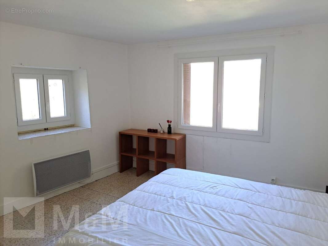 Maison à SAINTE-COLOMBE-SUR-GUETTE