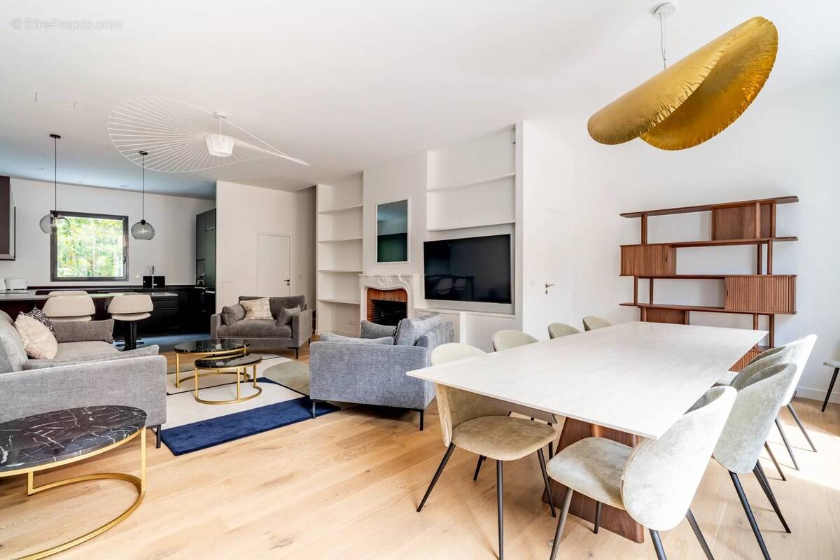 Appartement à SURESNES