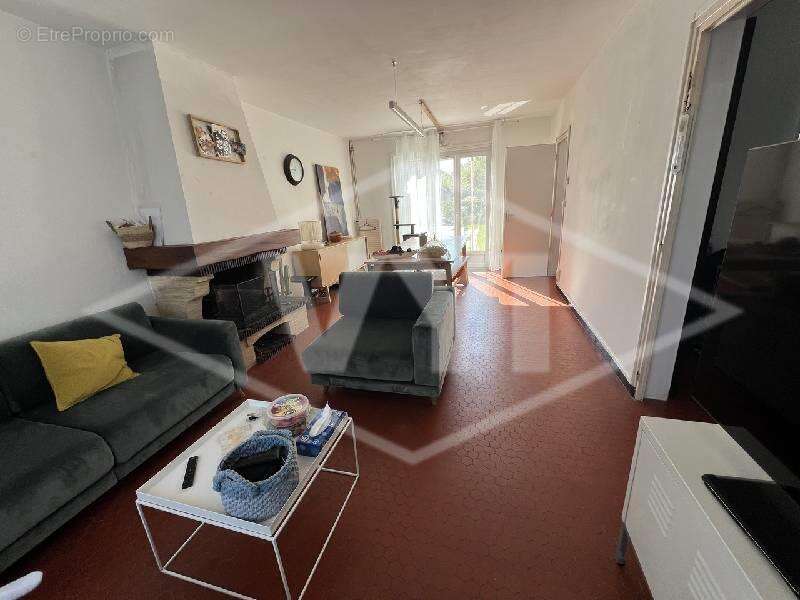 Maison à COMBS-LA-VILLE