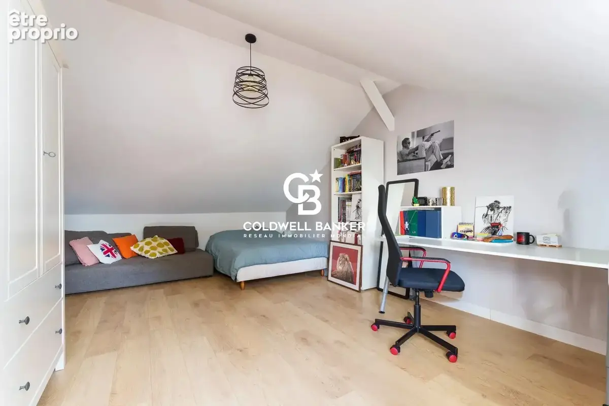 Tours –  maison familiale de 250 m² - 6 chambres - avec jardin et stationnement - photo 20