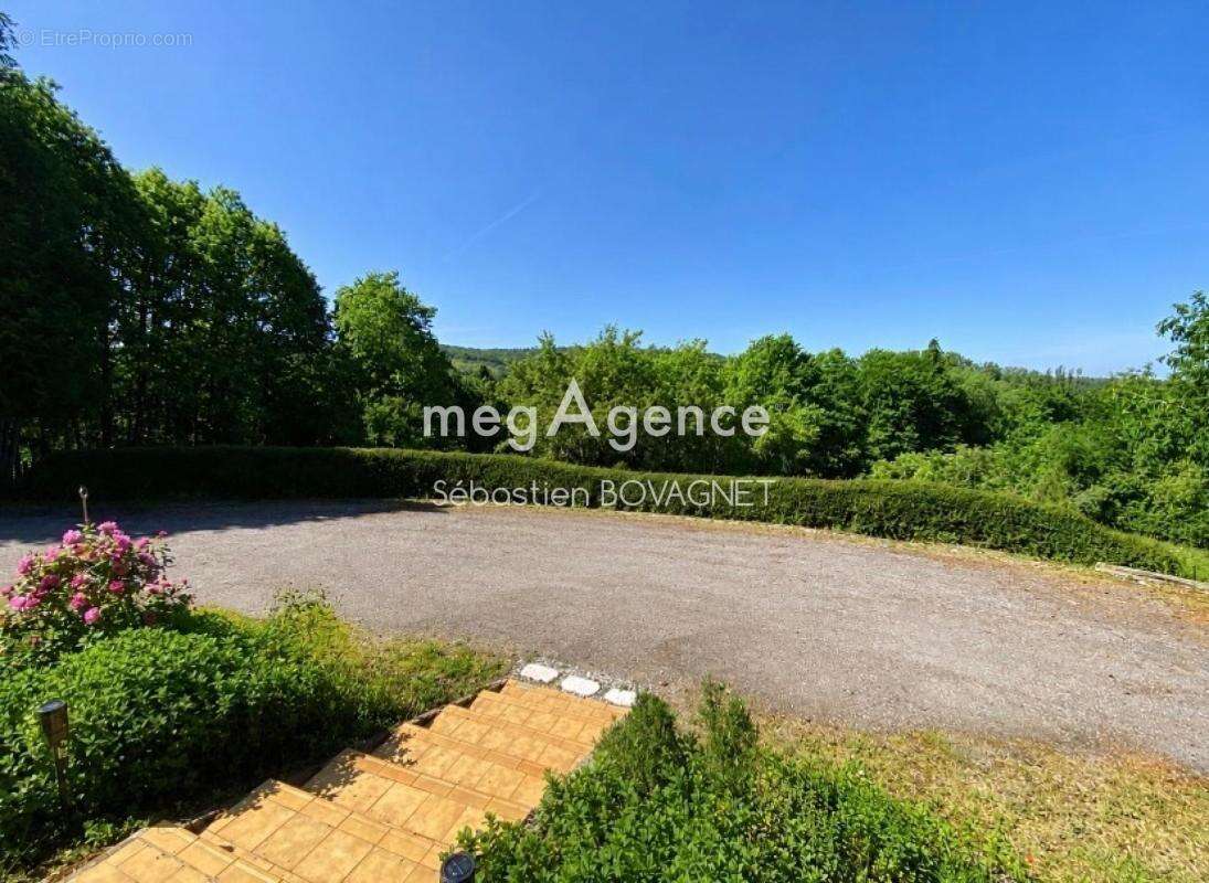 À VENDRE – Maison familiale avec vue dégagée à Lalacelle - photo 9