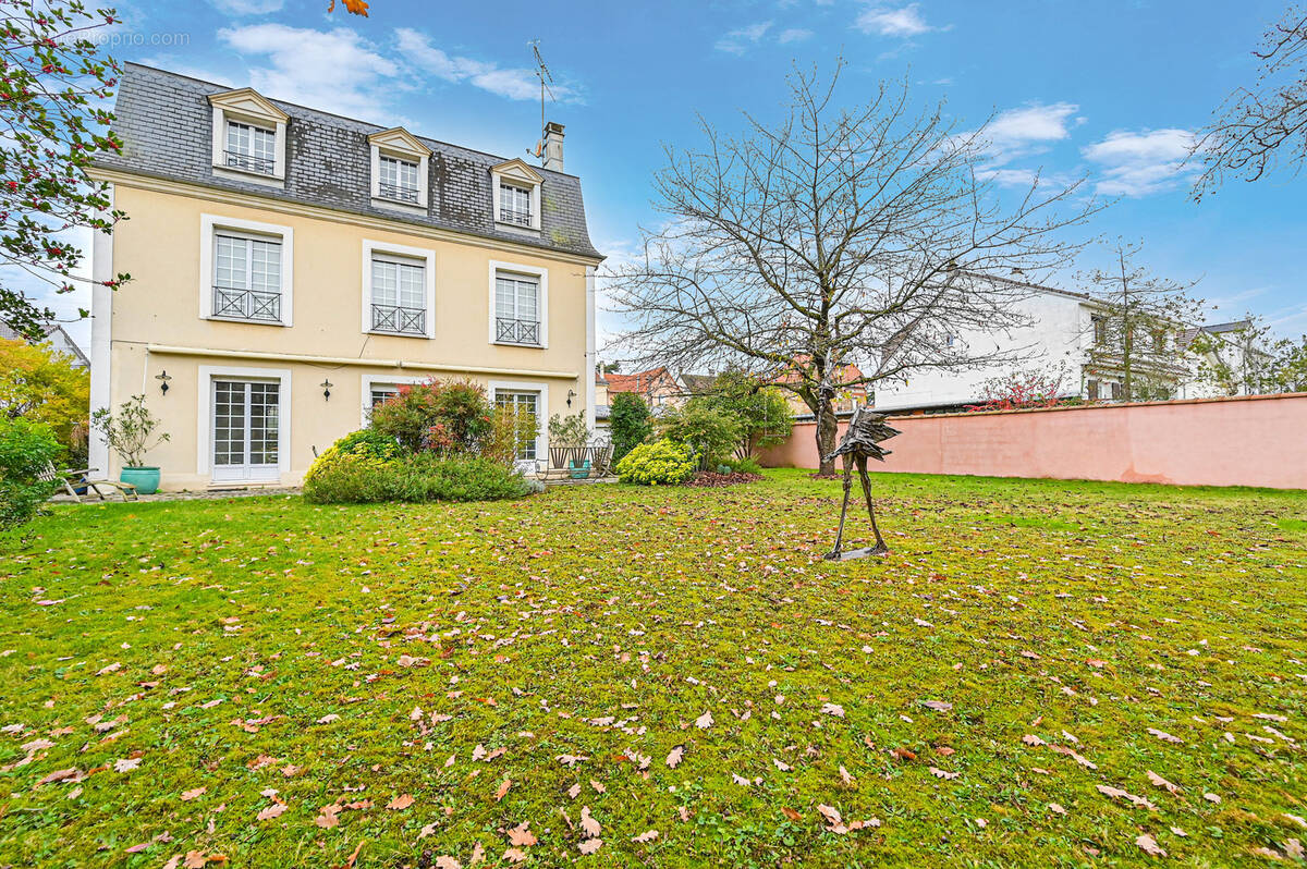 Maison à SAINT-MAUR-DES-FOSSES