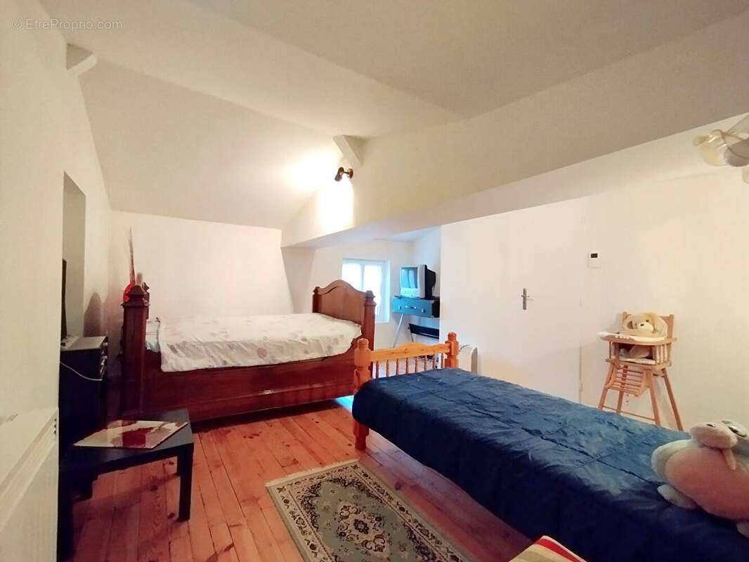 Maison à BRIVES-SUR-CHARENTE