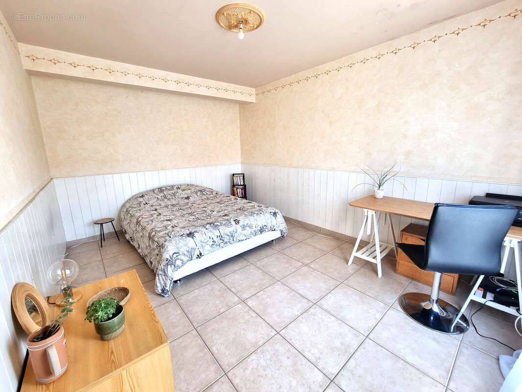 Maison à VAUX-LE-PENIL