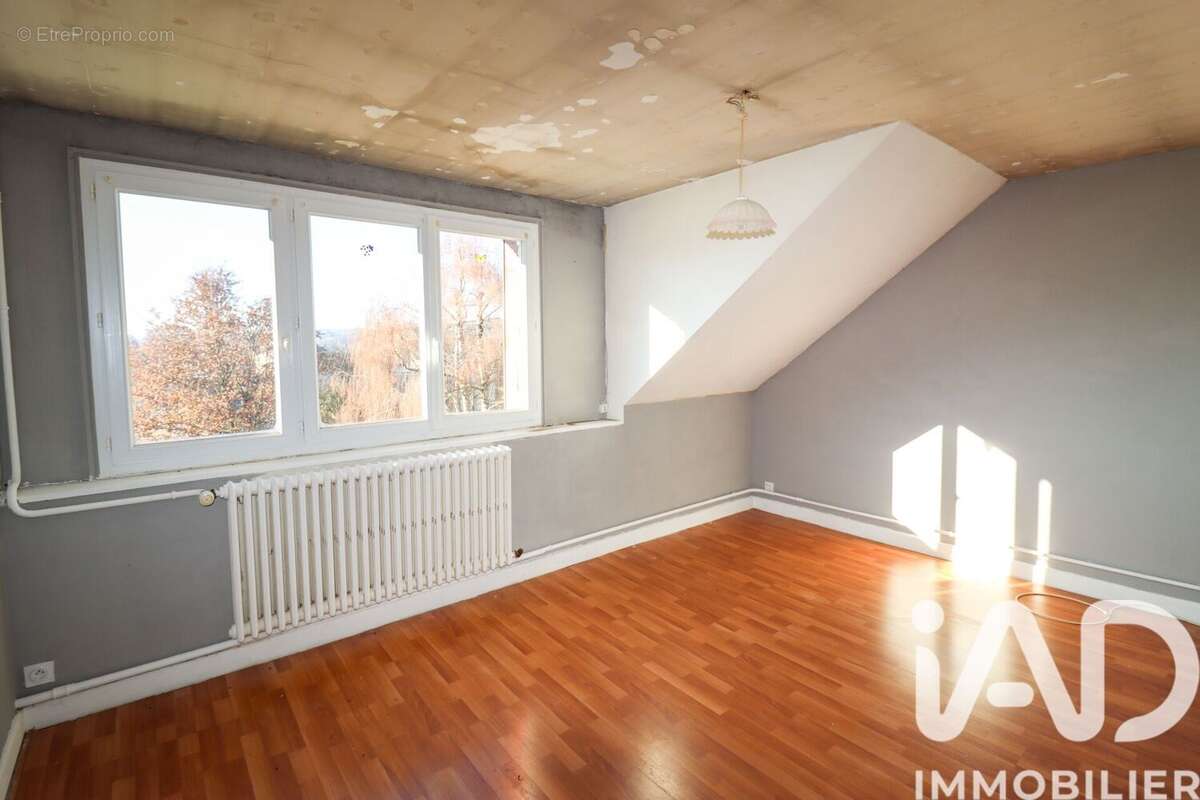 Maison 114 m² à Ussel  - photo 4