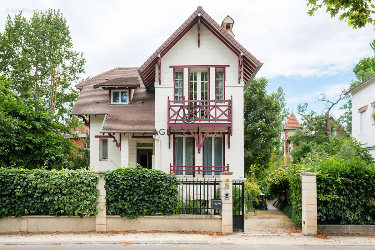 Maison à LE VESINET