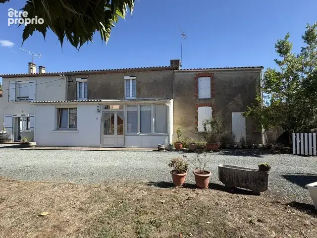 Maison à VENDRENNES