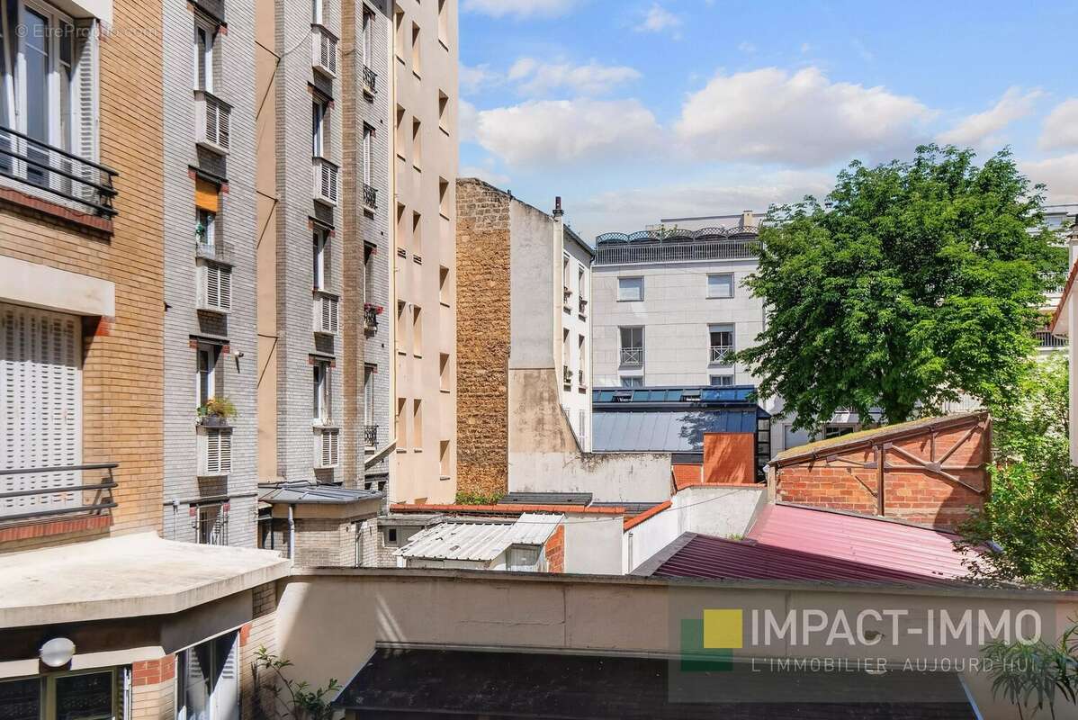 Appartement à COURBEVOIE