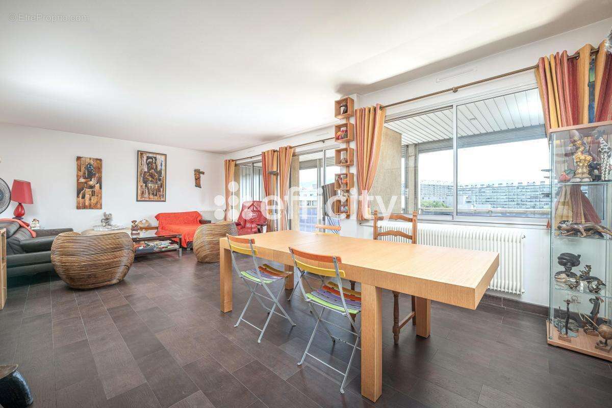Appartement à MARSEILLE-8E