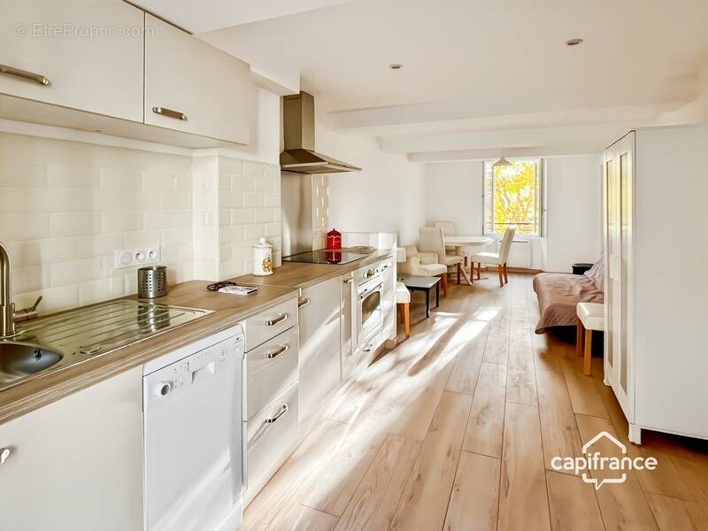 Appartement à BAGNOLS-EN-FORET