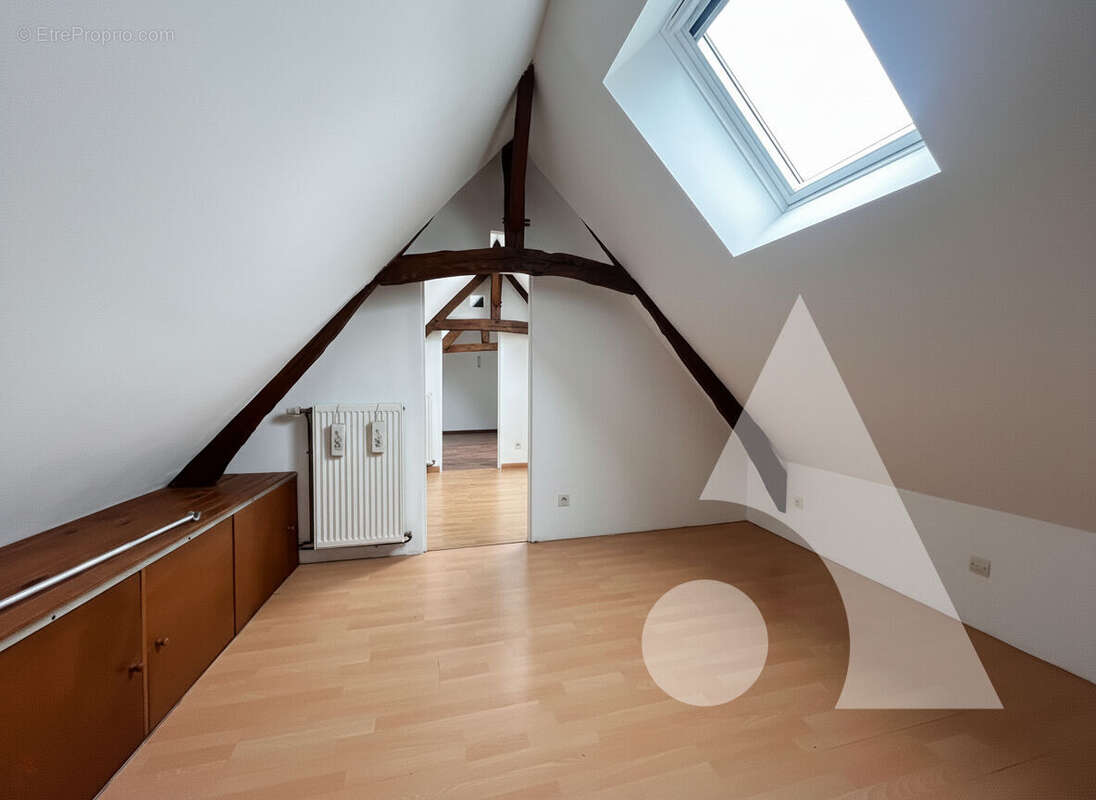 Maison à MAIGNELAY-MONTIGNY