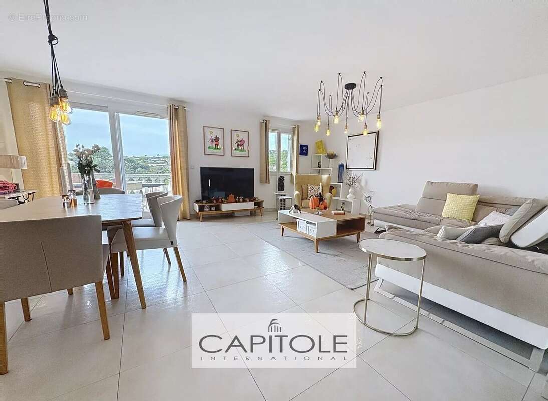 Appartement à VILLENEUVE-LOUBET