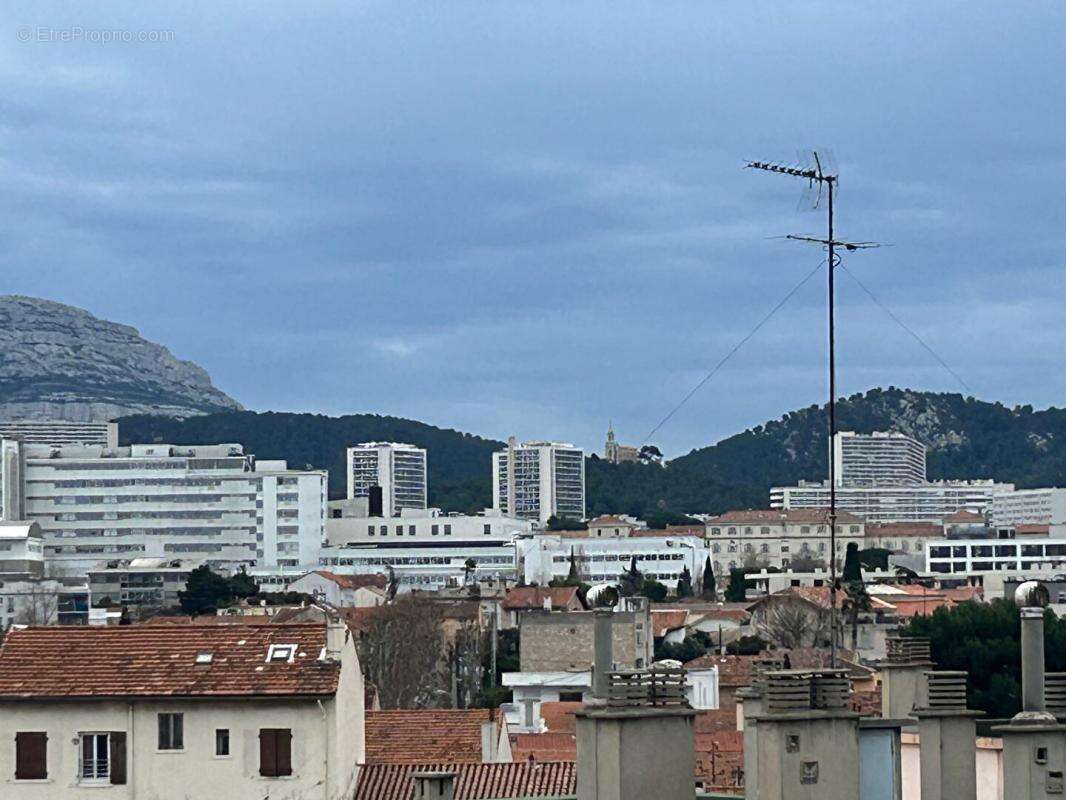 Marseille 9  dromel  type  3 /4  de 70 m2 au 7 ieme etage - photo 2