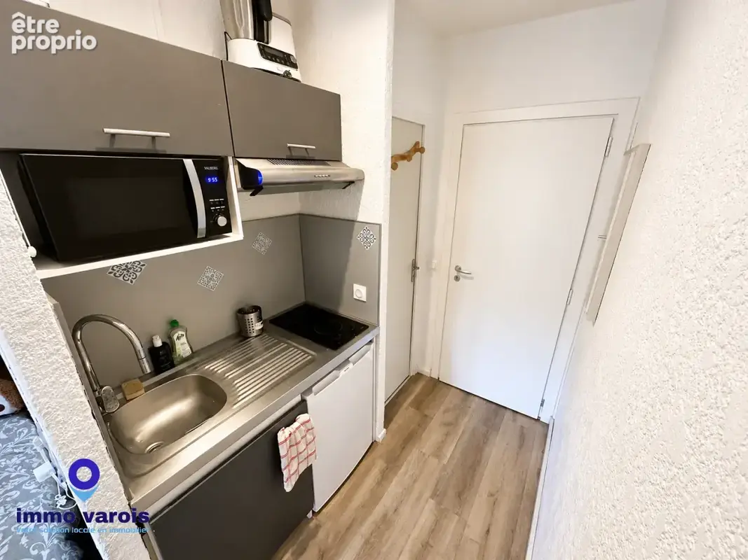 La garde - studio avec terrasse et parking - photo 5