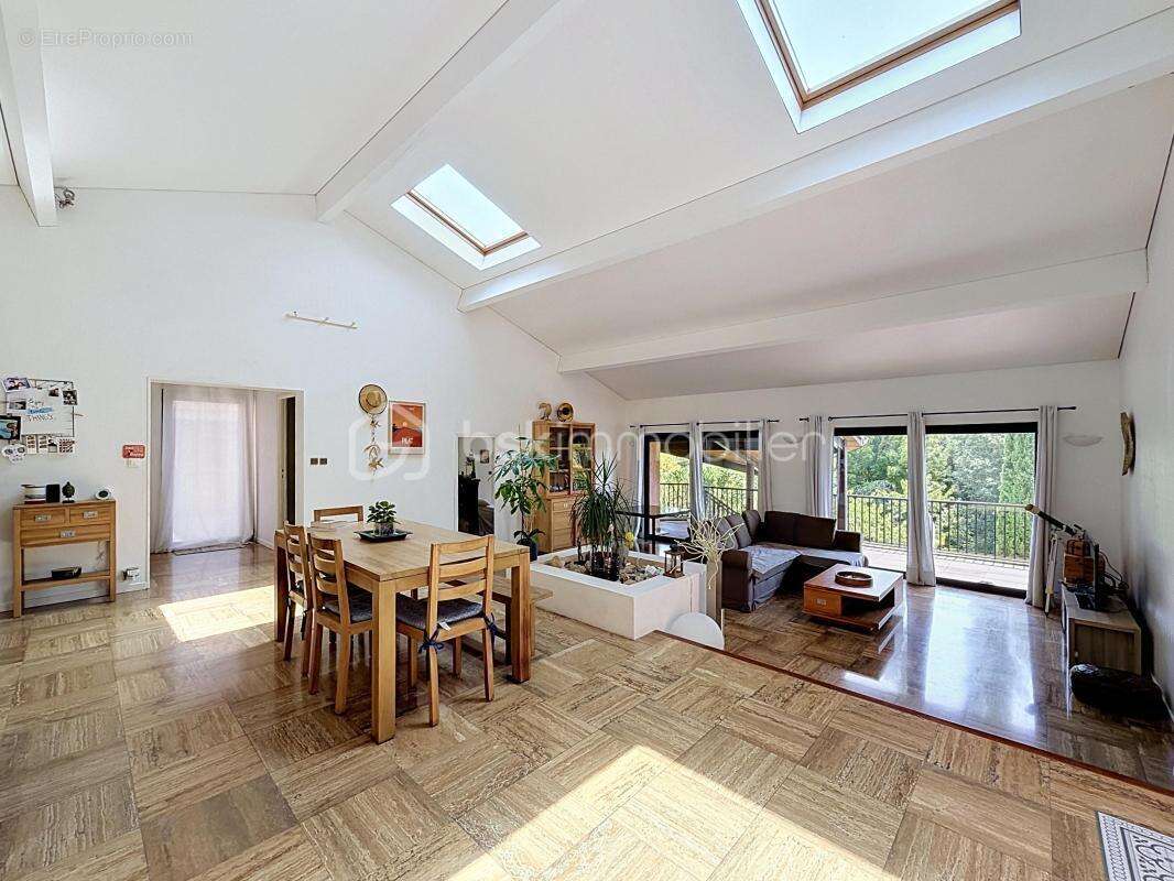 Spacieuse maison familiale dans un cadre privilégié et paisible - photo 5