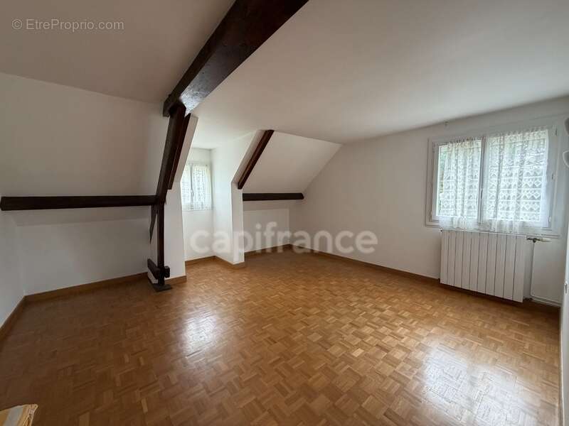 Maison à vendre 7 pièces APPOIGNY (89) de 119 m2  sur sous-sol  4 chambres plus bureau  3 Garages  Cave Terrain - photo 8