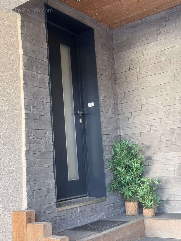 Appartement à ETALANS