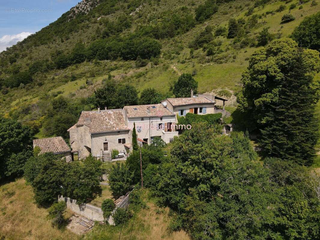 Maison 134 m² à Eygluy-Escoulin  - photo 3