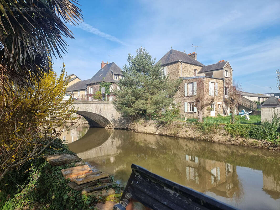 Maison à SAINT-HILAIRE-DU-HARCOUET