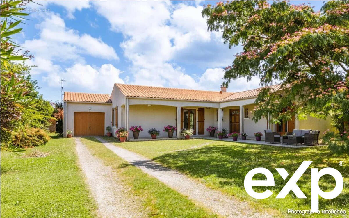 Maison à SAINT-JUST-LUZAC