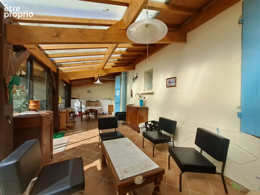 Maison de village 8 pièces, à pied des commerces, avec véranda, jardinet et grand  garage - photo 3