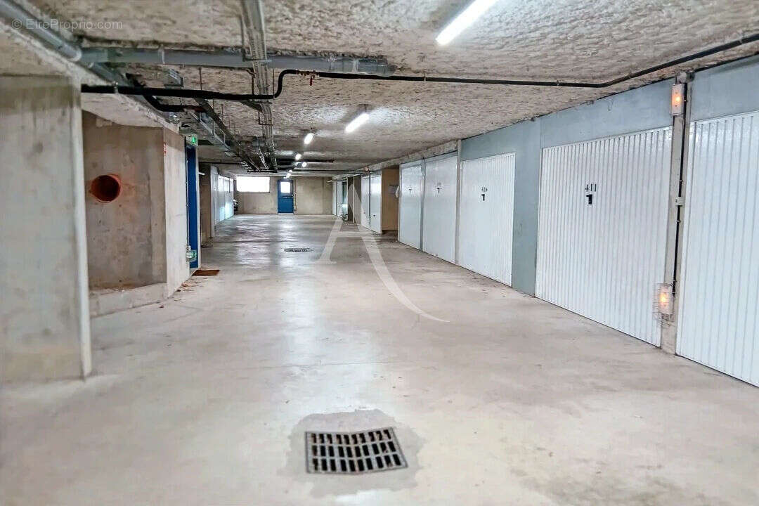 Box Thorigny Sur Marne 14.8 m2 - photo 3