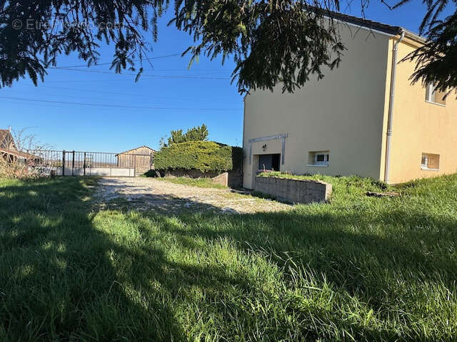 Maison à CHASTELLUX-SUR-CURE