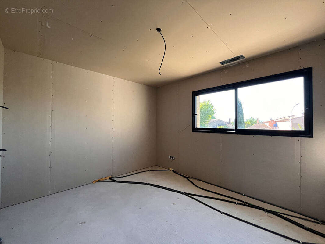 Maison à L'ISLE-SUR-LA-SORGUE