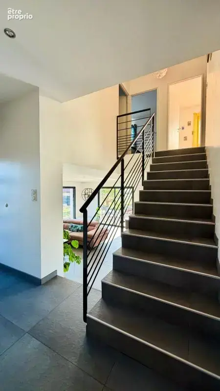 Maison À Vendre - Montferrat – Maison contemporaine avec piscine et vue dégagée - photo 8