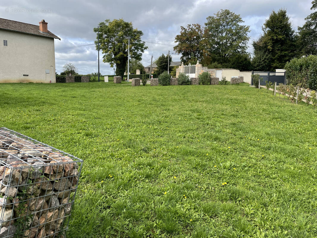 Terrain à LA CHAPELLE-DE-GUINCHAY
