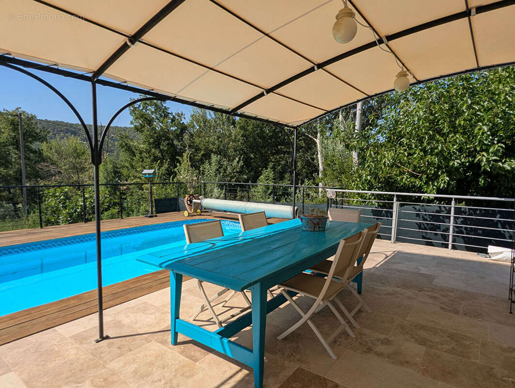 SALERNES, maison de plain-pied, 3 chambres, piscine au calme - photo 10