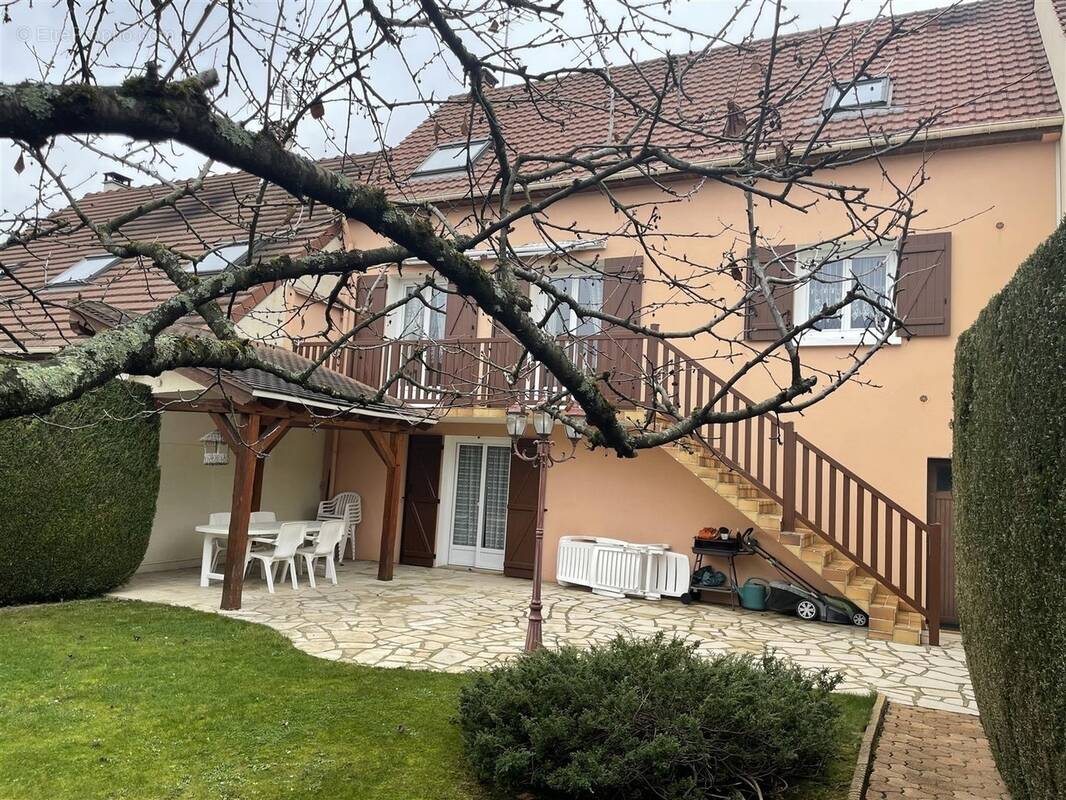 Maison à PONTAULT-COMBAULT