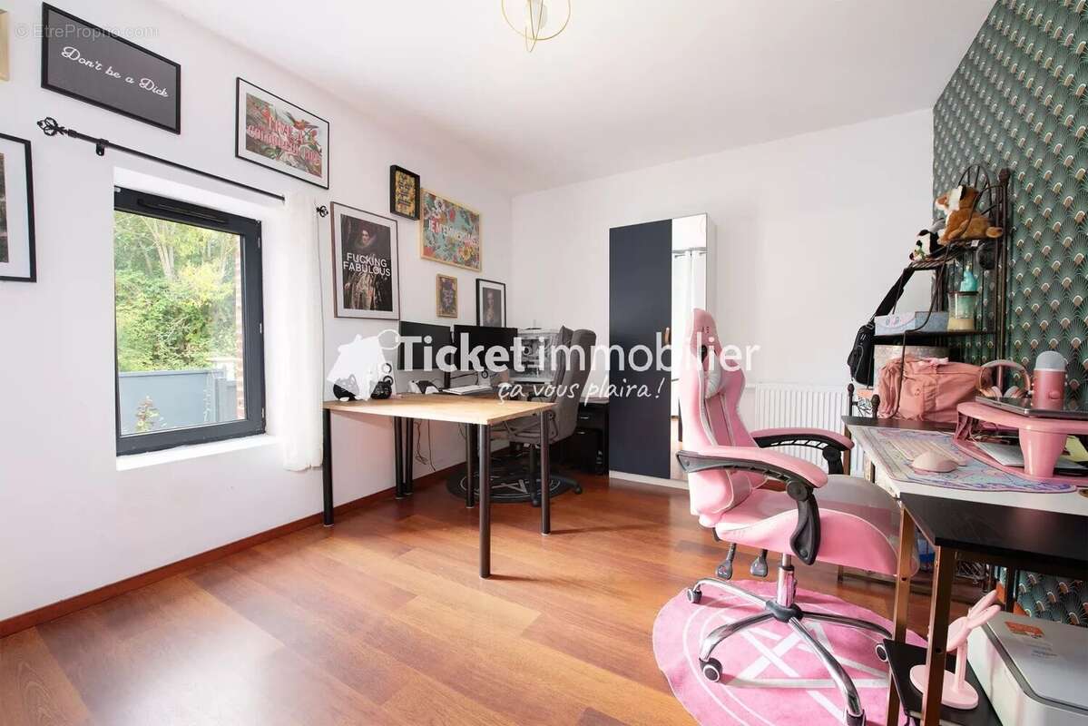 Maison à MONTAIGUT-SUR-SAVE