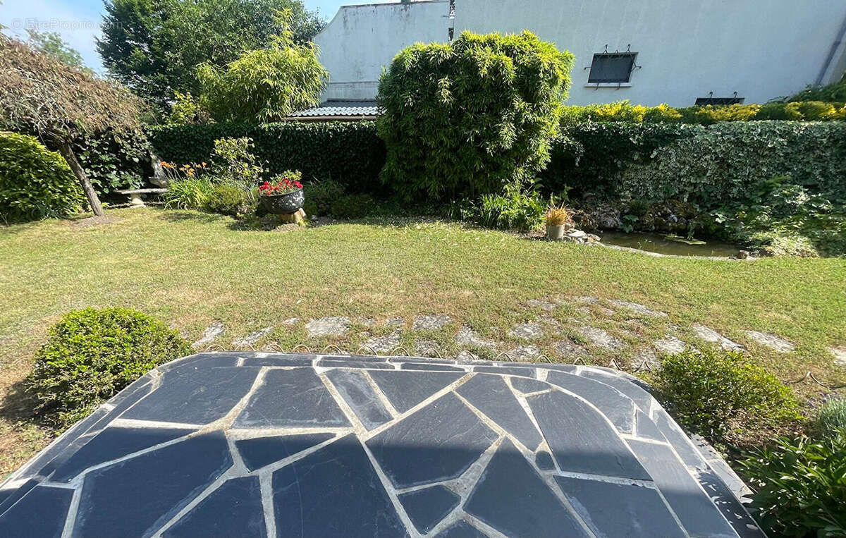 Maison à SAINT-CYR-SUR-LOIRE