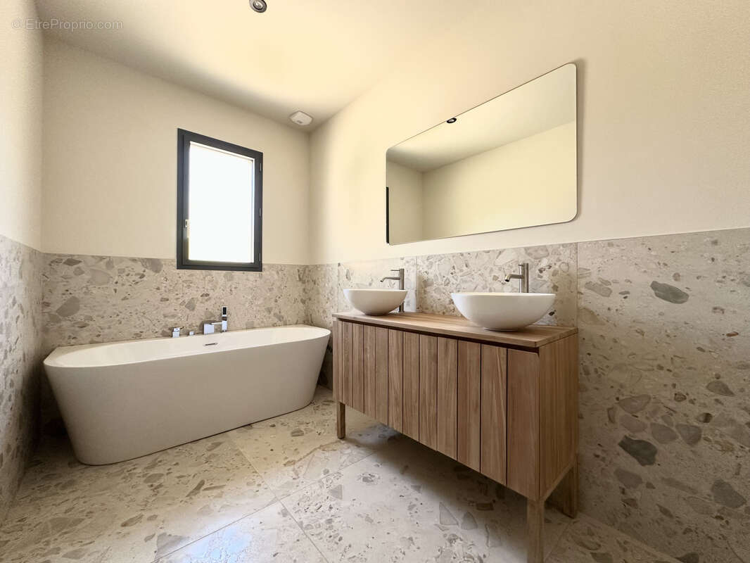 Maison à GARRIGUES-SAINTE-EULALIE