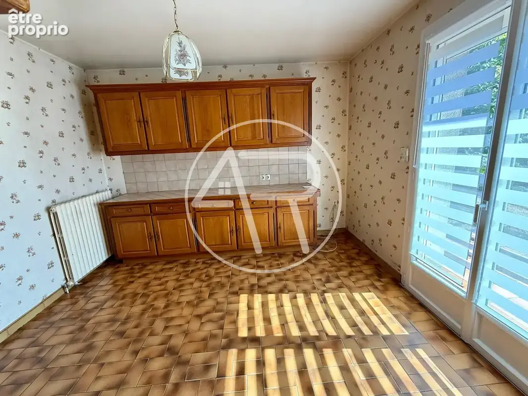 RARE MAISON F4 avec grand garage, grange et 7386 m2 de terrain - photo 7