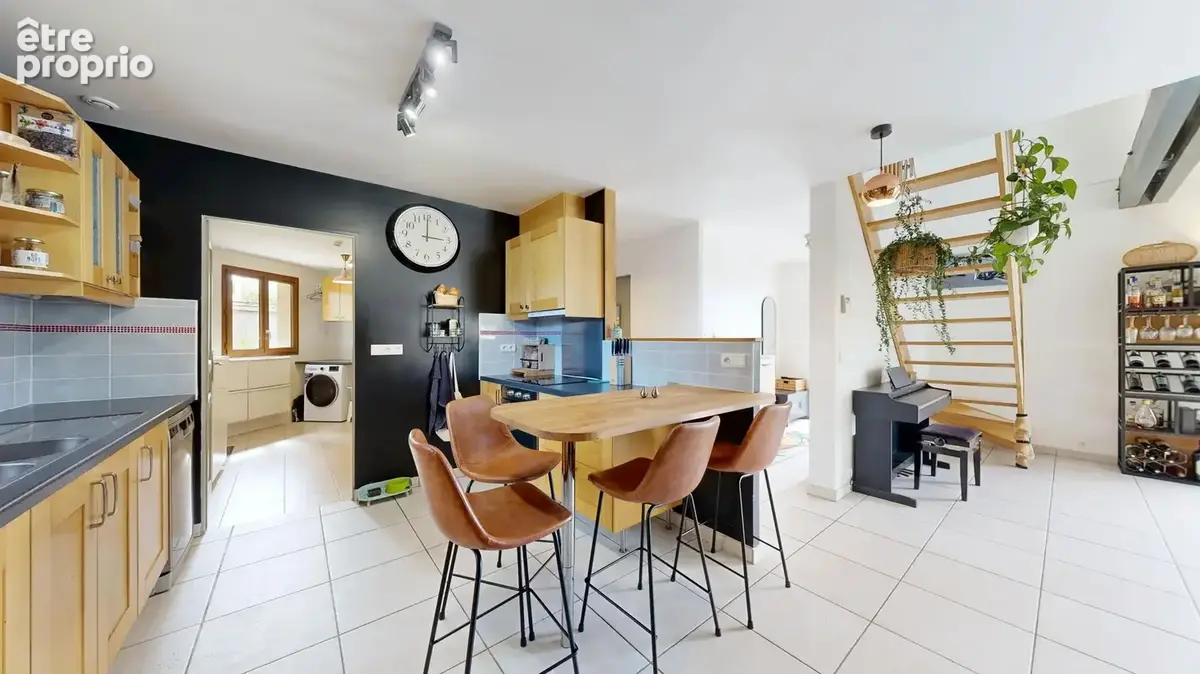 Pontchartrain, propriete dans un parc clos de murs avec piscine superbe, double garage et pool house. - photo 4